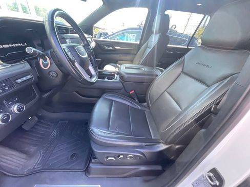 Used 2024 GMC Yukon Denali AWD/4WD image 3