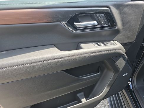 New 2026 GMC Yukon XL Denali AWD/4WD image 19
