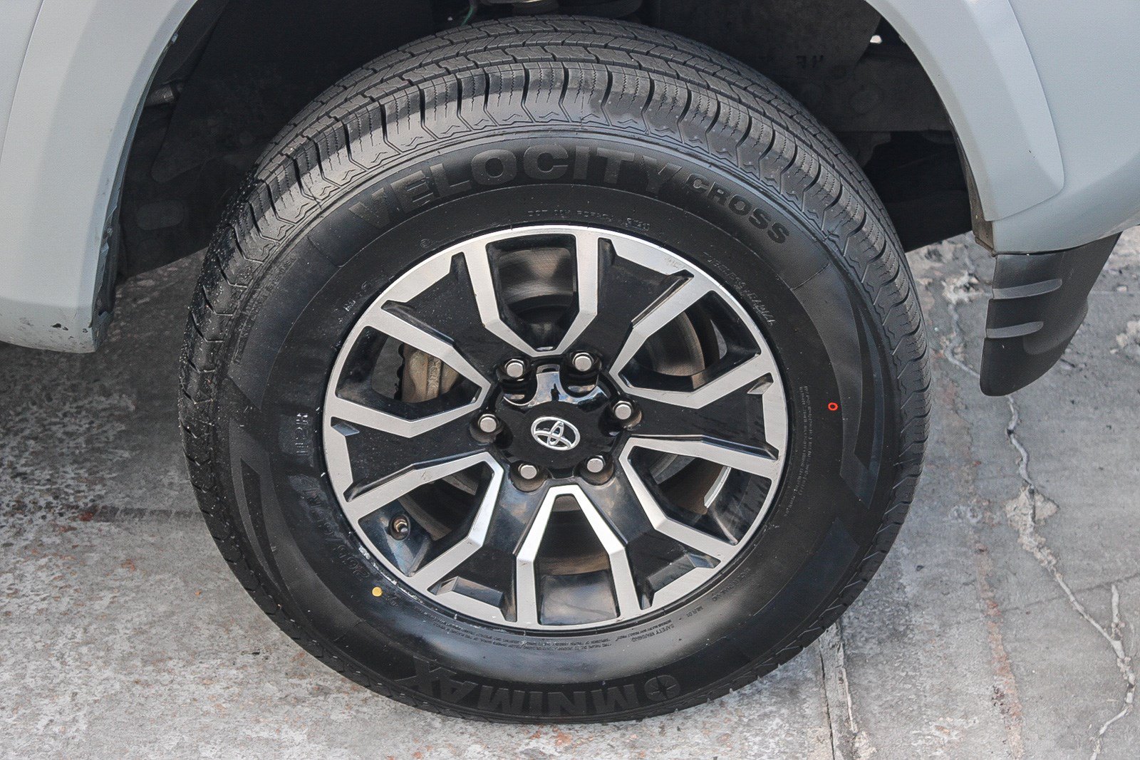 Used 2020 Toyota Tacoma TRD Sport w/ Technology Package RWD image 11