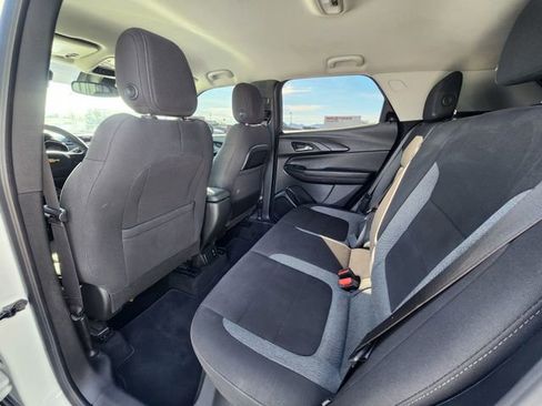 Used 2022 Chevrolet TrailBlazer LT w/ Convenience Package image 12