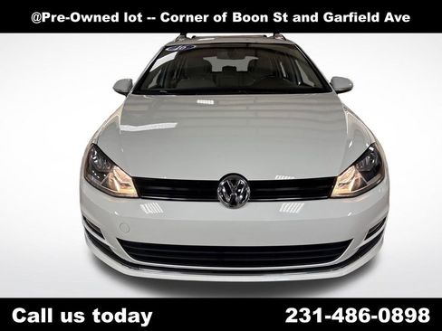 Used 2016 Volkswagen Golf S FWD image 8