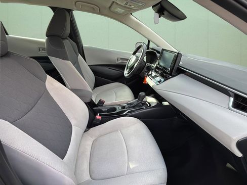 Used 2022 Toyota Corolla LE image 40