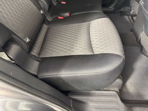 Used 2017 Nissan Rogue SV w/ SV Premium Package AWD/4WD image 29