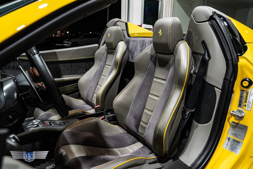 Used 2015 Ferrari 458 Spider RWD image 2