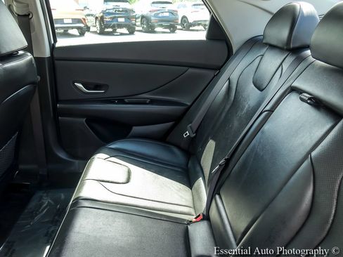 Used 2025 Hyundai Elantra Limited FWD image 14