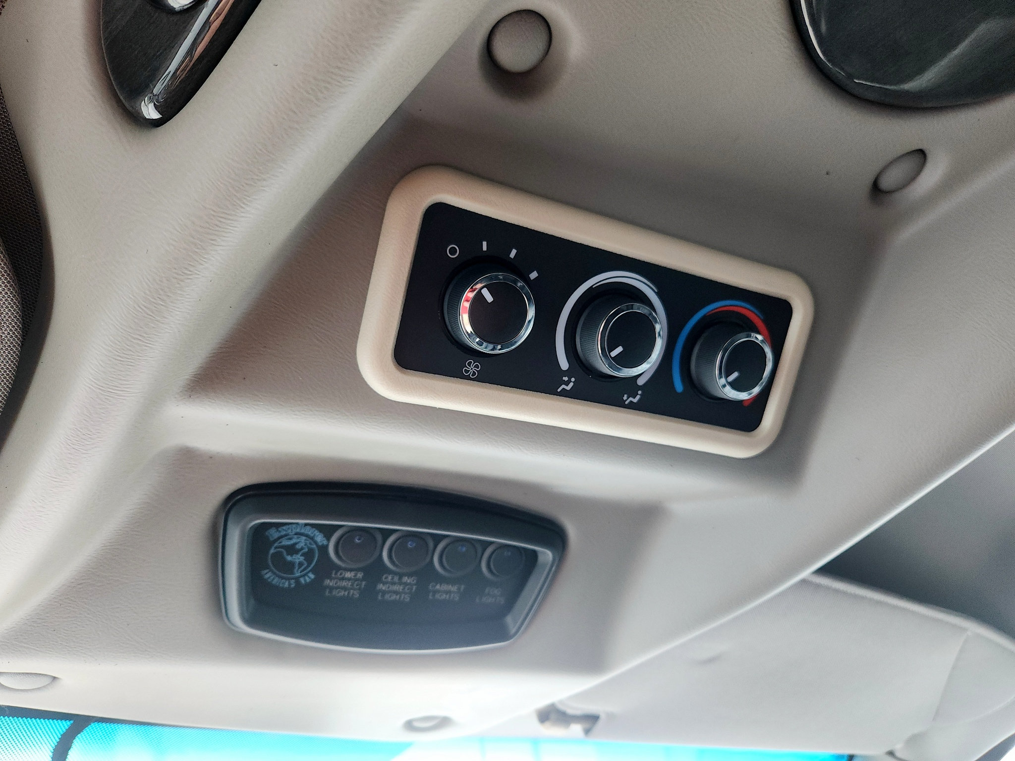 Used 2023 GMC Savana 2500 Extended RWD image 36