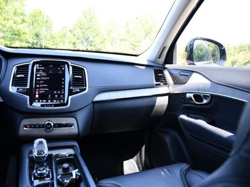 Used 2025 Volvo XC90 B6 Ultra AWD/4WD image 21