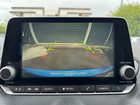Used 2023 Nissan Sentra SR w/ Electronics Package FWD image 25