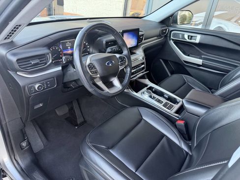 Used 2022 Ford Explorer XLT w/ Equipment Group 202A image 20