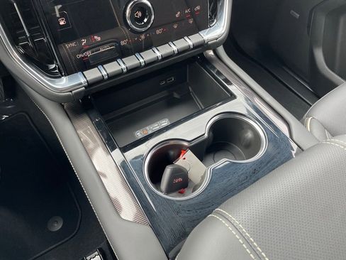 New 2026 GMC Yukon XL Elevation image 18