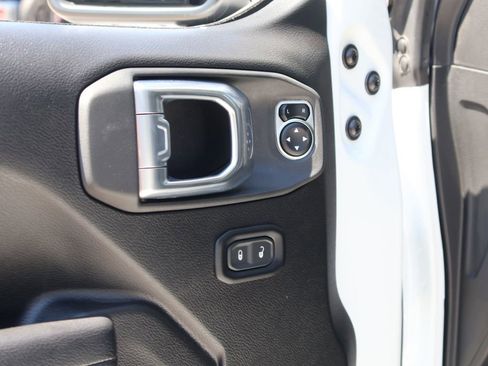 Used 2024 Jeep Wrangler Sport AWD/4WD image 17