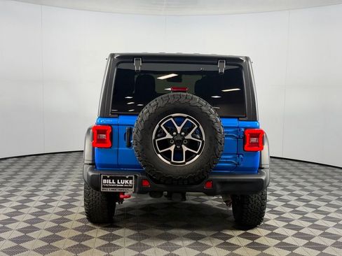 Used 2024 Jeep Wrangler Unlimited Rubicon w/ Capability Package AWD/4WD image 5