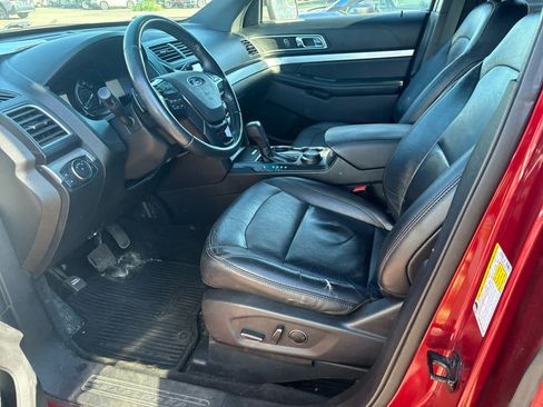 Used 2016 Ford Explorer XLT w/ Equipment Group 202A AWD/4WD image 9