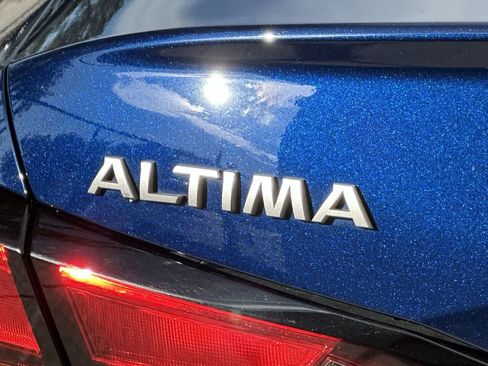 Used 2024 Nissan Altima 2.5 S FWD image 14