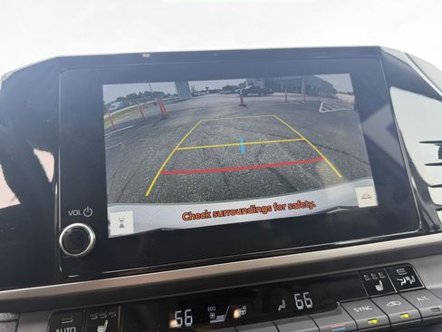 Used 2025 Toyota Camry LE w/ Convenience Package image 27