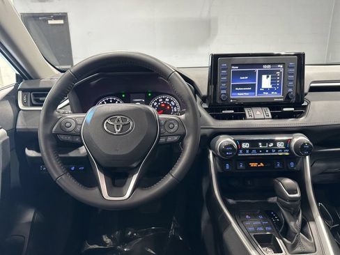 Used 2022 Toyota RAV4 XLE Premium AWD/4WD image 8