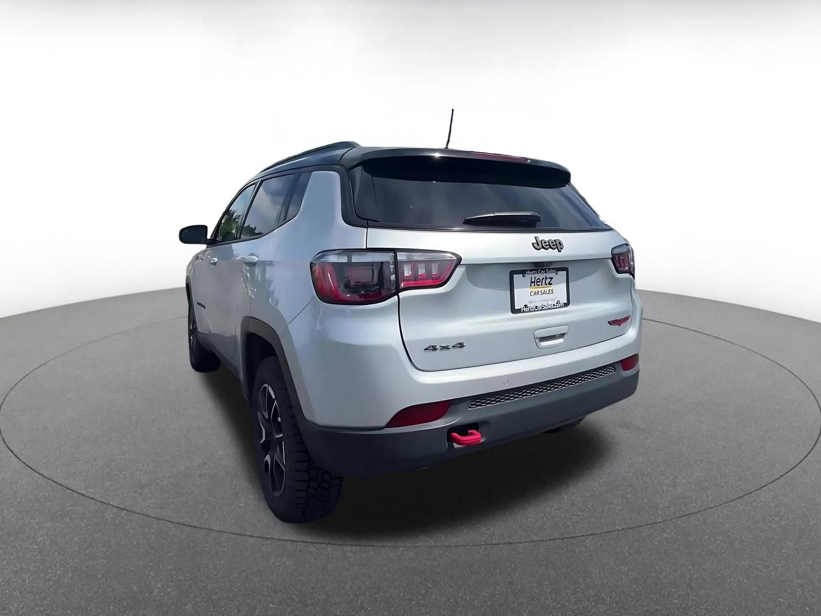 Used 2025 Jeep Compass Trailhawk AWD/4WD image 9