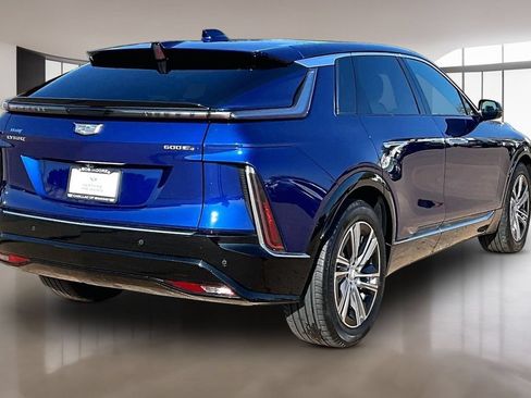 Certified 2024 Cadillac Lyriq Luxury AWD/4WD image 2