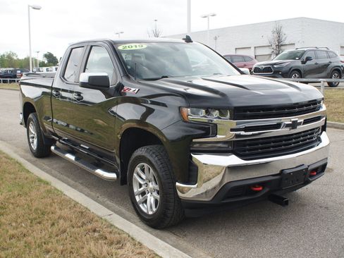 Used 2019 Chevrolet Silverado 1500 LT w/ All-Star Edition image 2