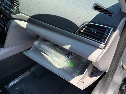 Used 2018 Hyundai Elantra SEL FWD image 10