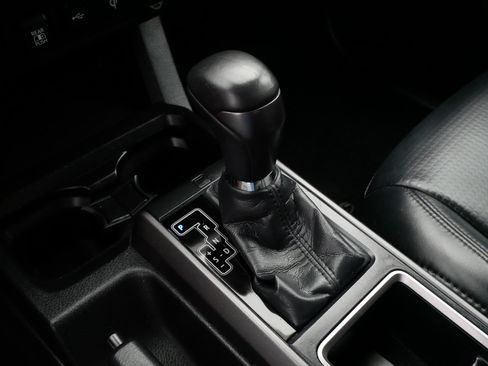 Used 2021 Toyota Tacoma TRD Sport w/ TRD Premium Sport Package AWD/4WD image 24