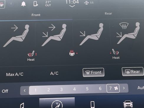 Used 2024 Chrysler Pacifica Touring-L image 28