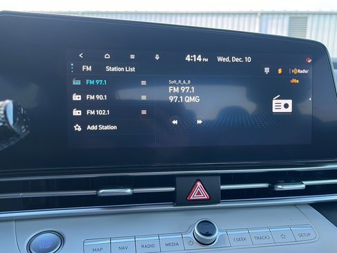 Certified 2024 Hyundai Elantra Limited image 21