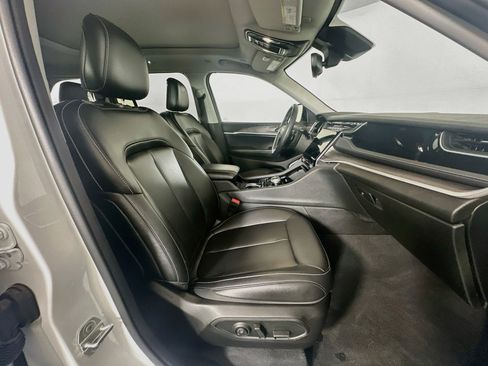 Used 2023 Jeep Grand Cherokee 4WD 4xe image 34