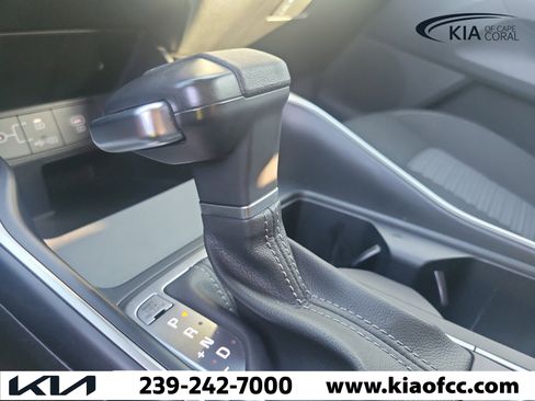 Used 2024 Kia Sorento LX FWD image 32