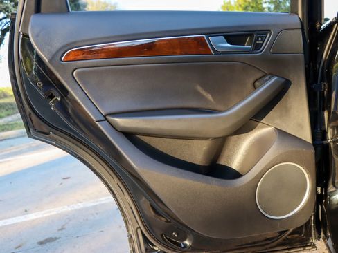 Used 2016 Audi Q5 2.0T Premium Plus w/ Technology Package image 12