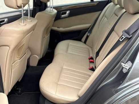 Used 2011 Mercedes-Benz E 550 Sedan image 23