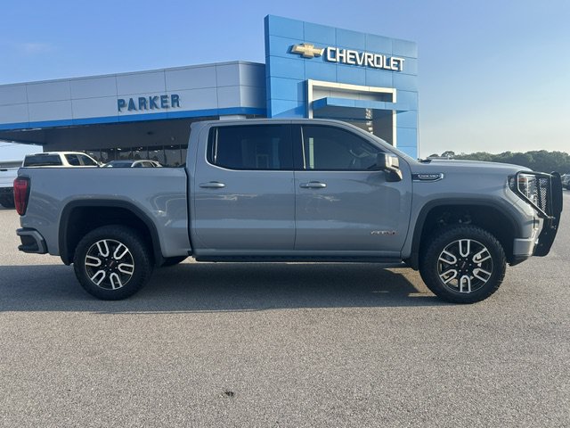 Used 2025 GMC Sierra 1500 AT4 w/ Technology Package AWD/4WD image 1