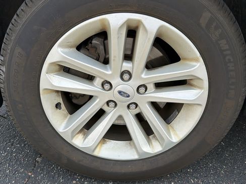 Used 2012 Ford Explorer XLT FWD image 9