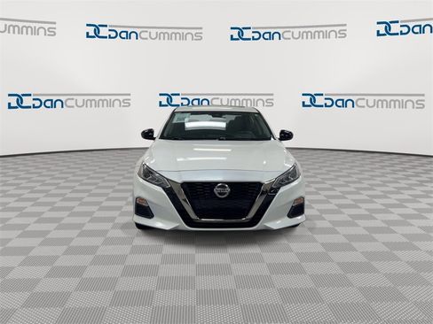 Used 2021 Nissan Altima 2.5 SR w/ SR Premium Package image 3
