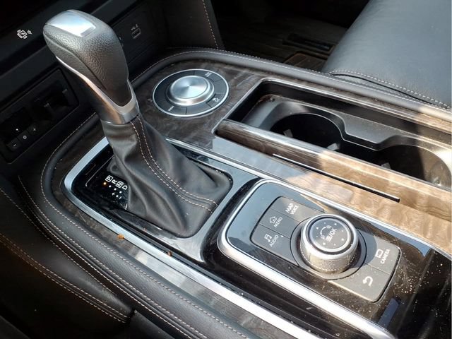 Used 2024 Nissan Armada Platinum w/ Captain's Chairs Package RWD image 8