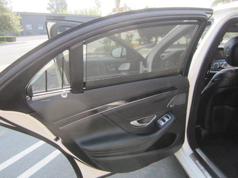 Used 2018 Mercedes-Benz S 560 Sedan image 29