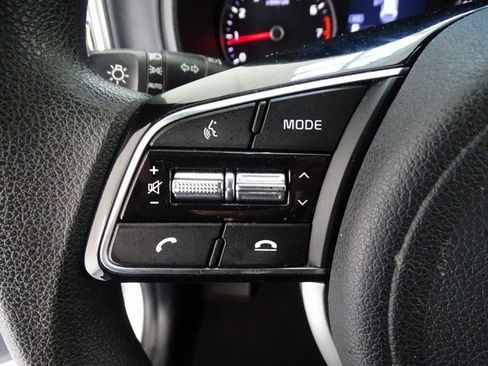 Used 2022 Kia Sportage LX image 6