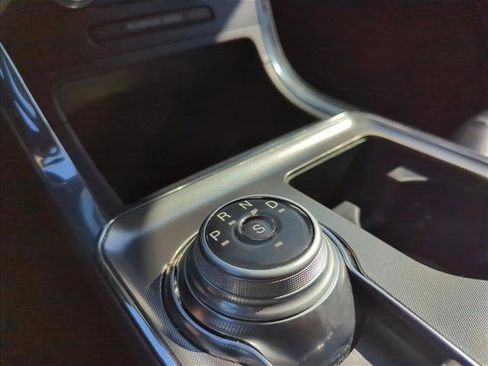 Used 2024 Ford Edge Titanium image 25