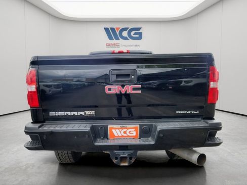 Used 2018 GMC Sierra 2500 Denali w/ Duramax Plus Package AWD/4WD image 12