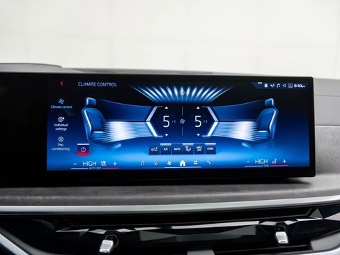 Certified 2025 BMW X5 M60i image 24