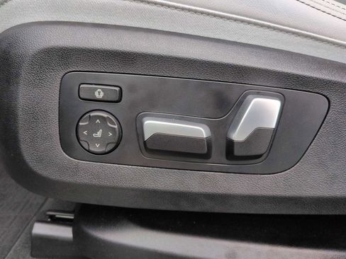 Used 2025 BMW X5 xDrive50e w/ Executive Package image 18