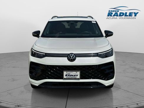 Used 2026 Volkswagen Tiguan SE R-Line AWD/4WD image 6