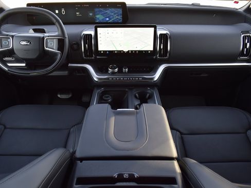 New 2025 Ford Expedition Platinum w/ Stealth Performance Package image 7