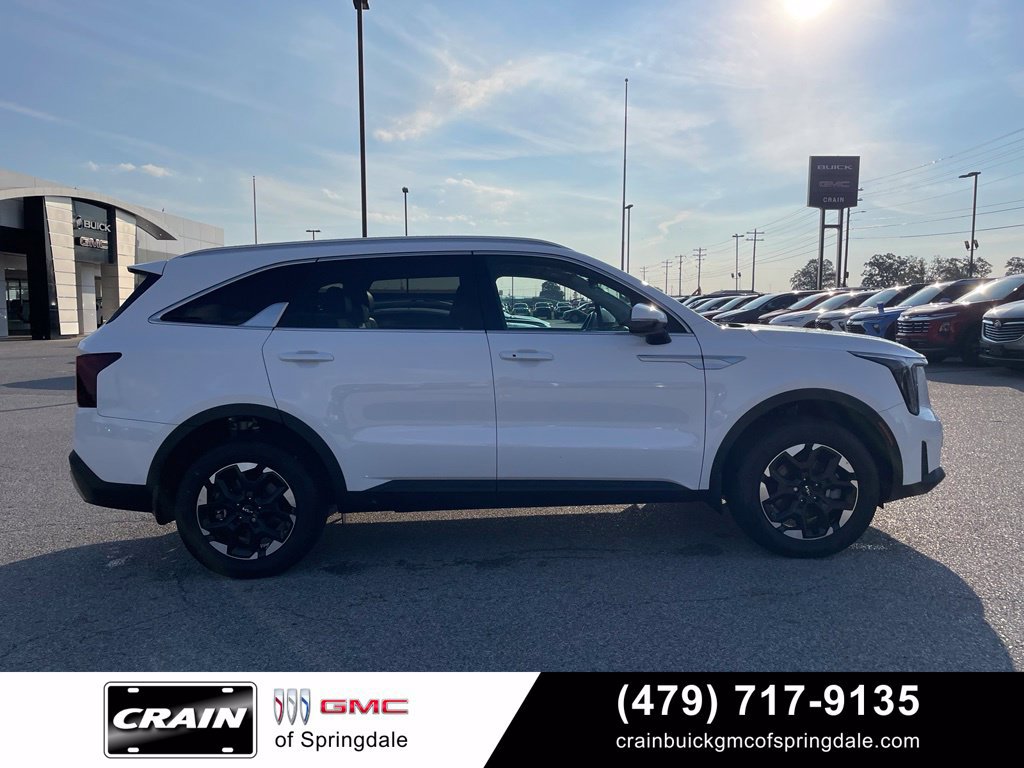 Used 2025 Kia Sorento S AWD/4WD image 8