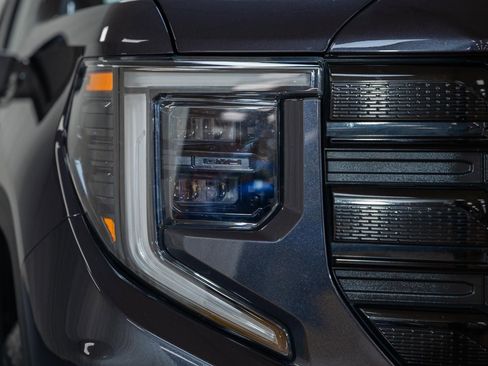 Used 2023 GMC Sierra 1500 Elevation w/ LPO, Elevation Black Package AWD/4WD image 12