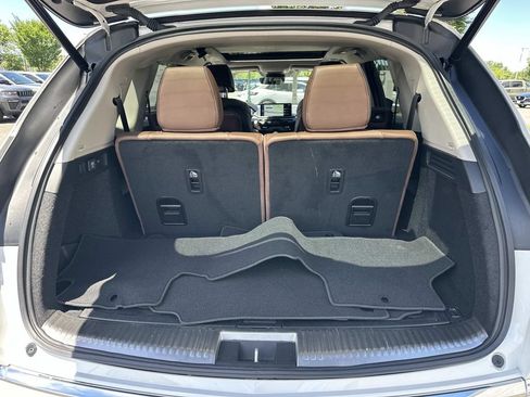 Used 2025 Acura MDX SH-AWD w/ Advance Package image 29