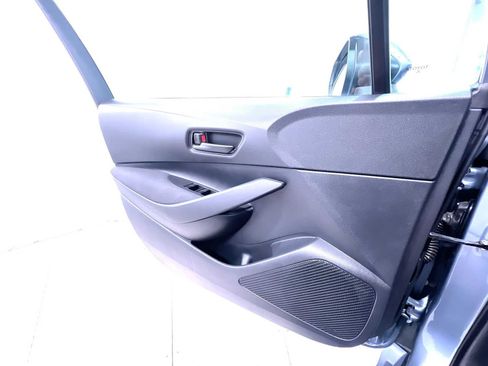 Used 2025 Toyota Corolla LE FWD image 30