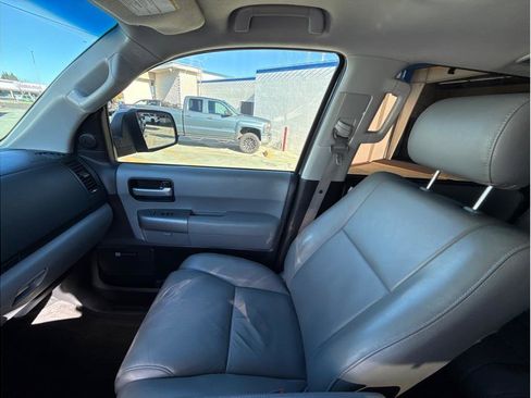 Used 2016 Toyota Sequoia Limited image 29