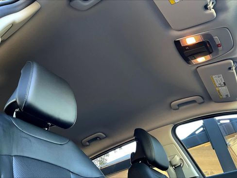 Used 2025 Kia Sportage EX image 13