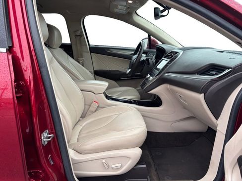 Used 2019 Lincoln MKC Premiere image 22